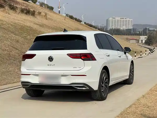 Volkswagen Golf 2021