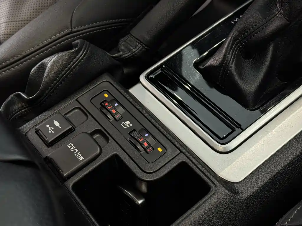 Toyota Prado 2019 — фото 16