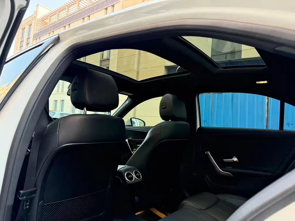 Mercedes-Benz A-Class 2022 — фото 11