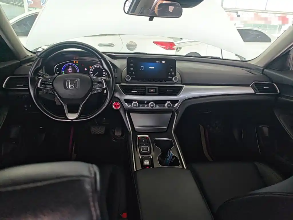 Honda Accord 2020 — фото 10