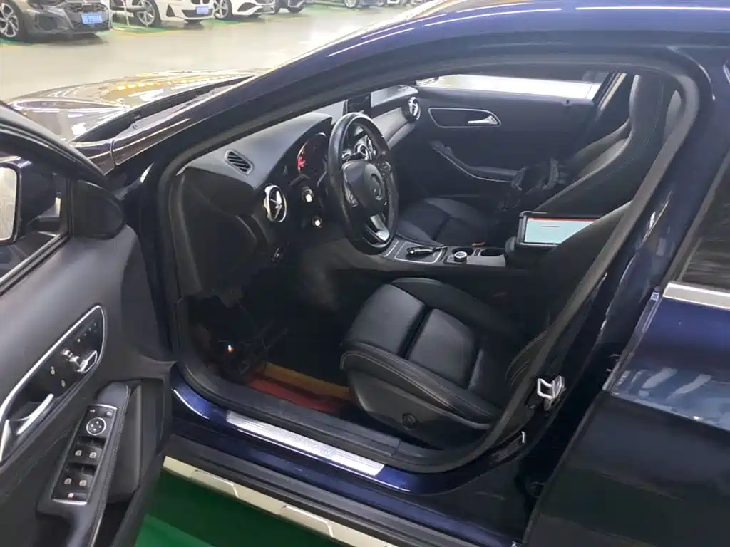 Mercedes-Benz GLA 2018 — фото 16