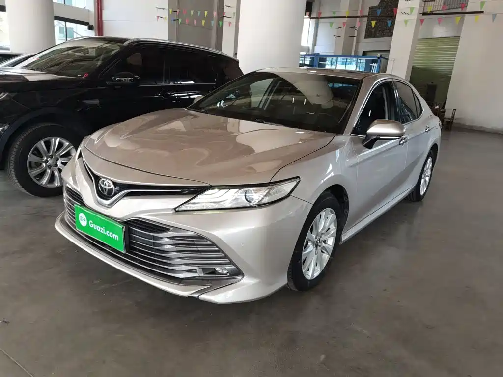 Toyota Camry 2020 — фото 1
