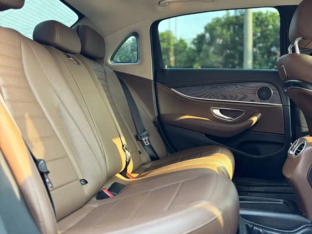 Mercedes-Benz E-Class 2019 — фото 23
