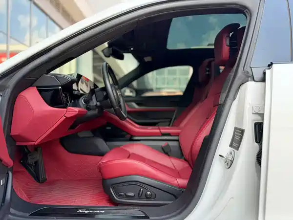 Porsche Taycan 2021