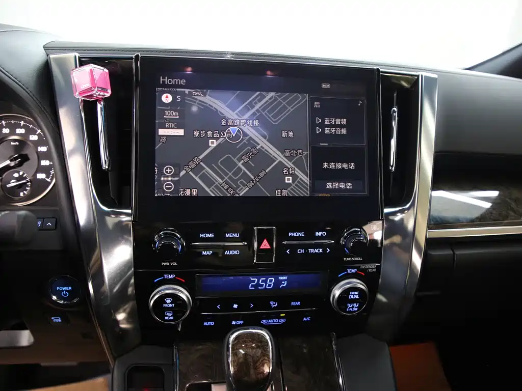 Toyota Vellfire 2021 — фото 16