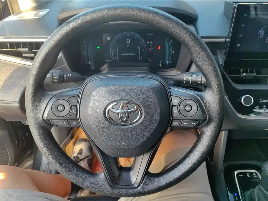Toyota Corolla Cross 2023 — фото 15