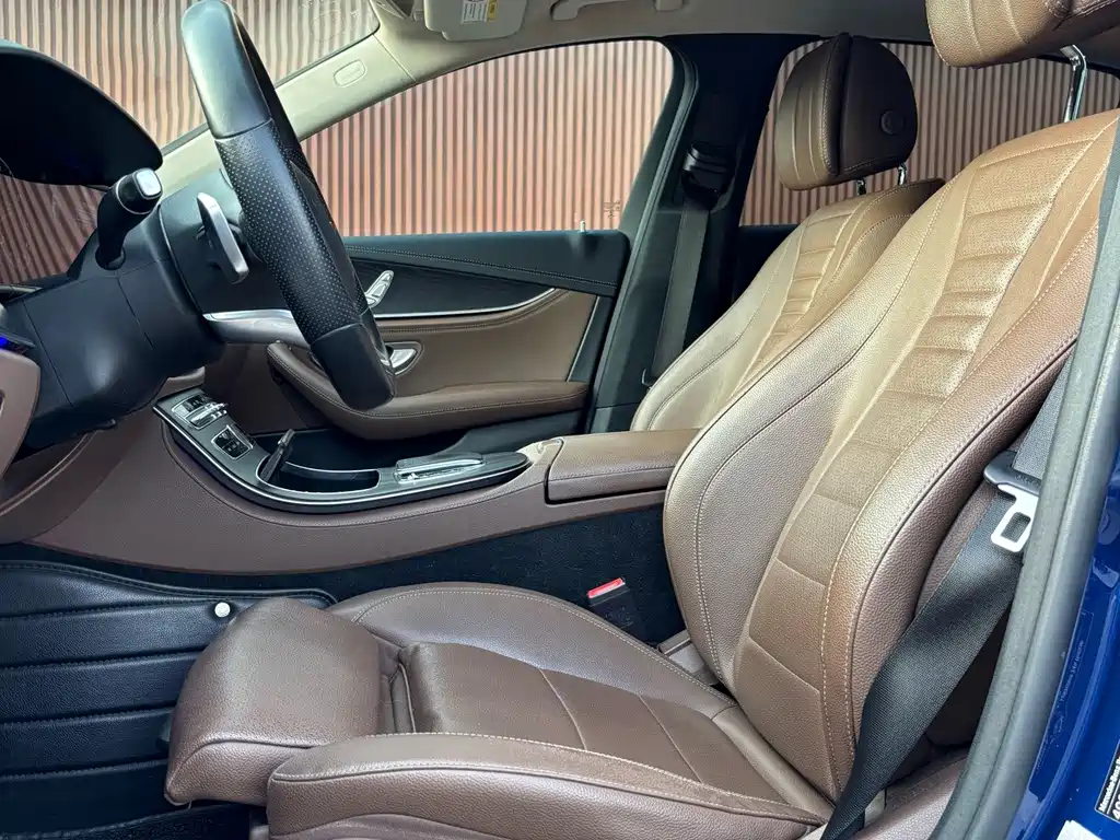 Mercedes-Benz E-Class 2019 — фото 11