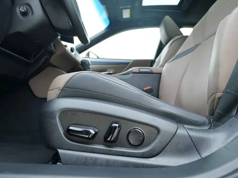 Lexus ES 2025 — фото 12