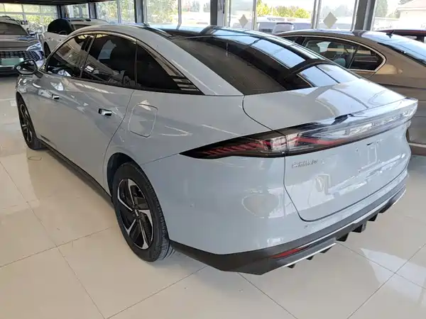 Geely Galaxy L6 2024