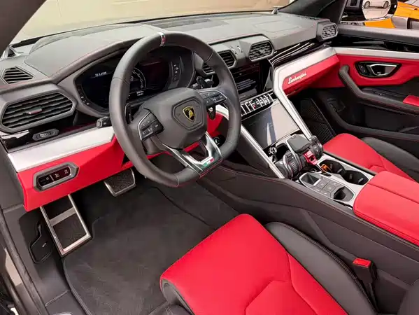 Lamborghini Urus 2021