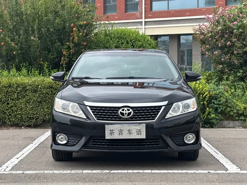 Toyota Camry 2012 — фото 2