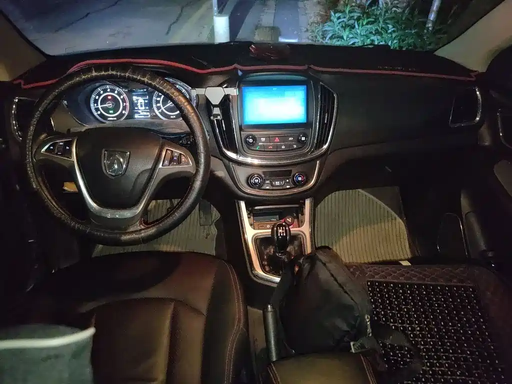 Baojun 560 2015
