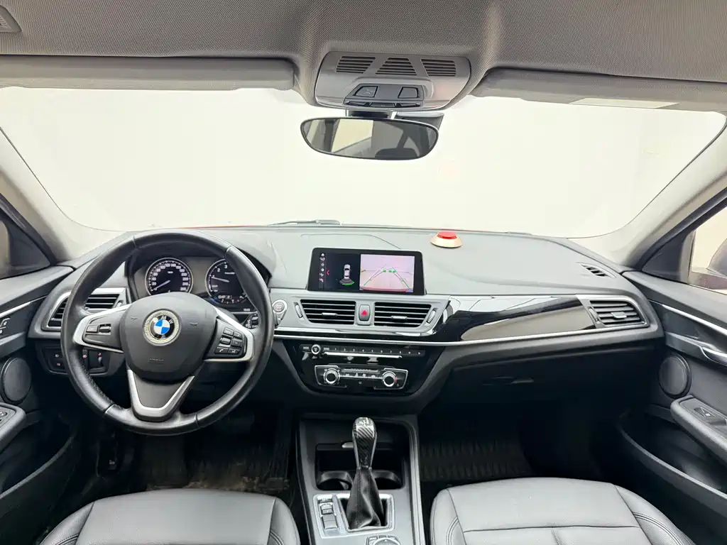 BMW 1 Series 2019 — фото 6