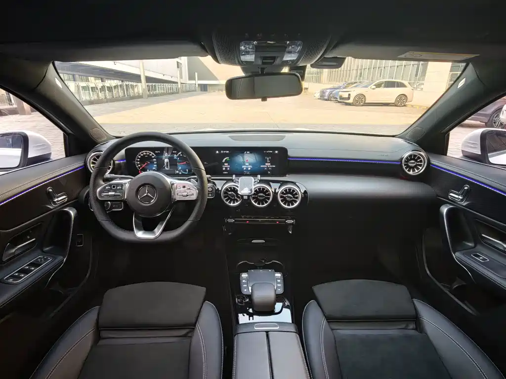 Mercedes-Benz A-Class 2023 — фото 14