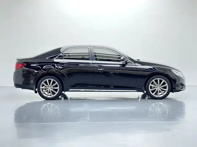 Toyota Reiz 2015 — фото 9