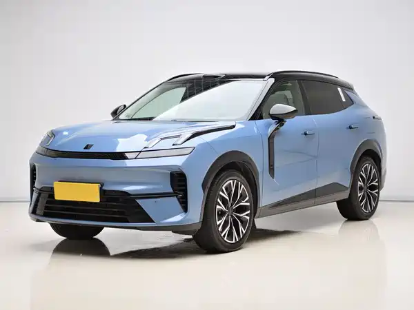 Lynk & Co 08 EM-P 2025