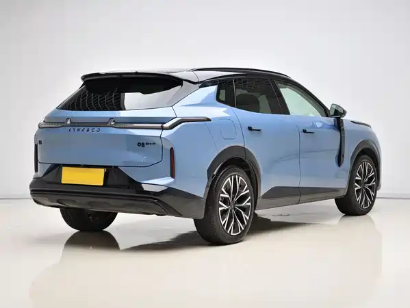 Lynk & Co 08 EM-P 2025