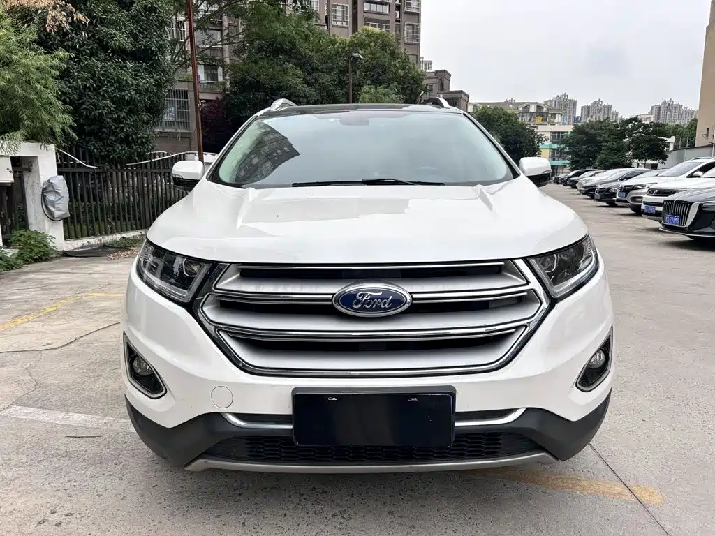 Ford Edge 2017 — фото 24