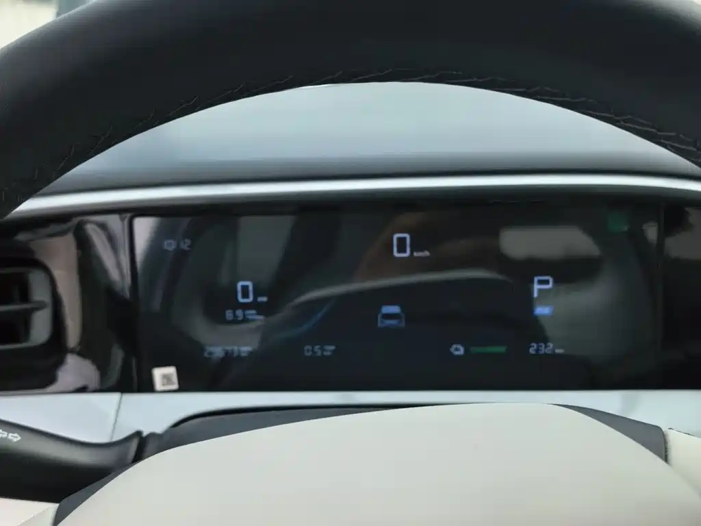 Geely Galaxy Starwish 2025 — фото 10