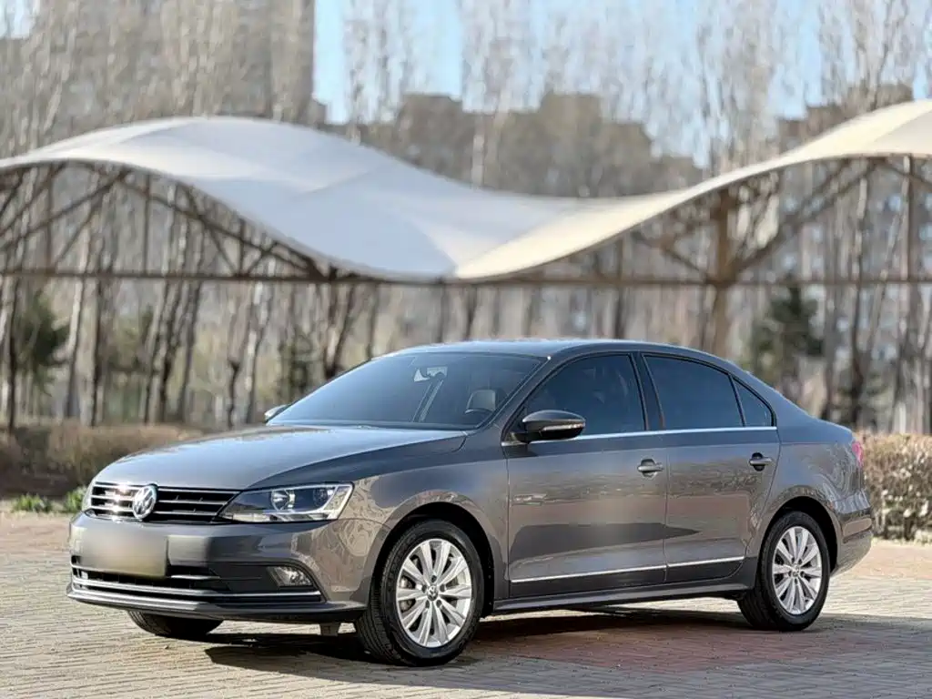 Volkswagen Sagitar 2016