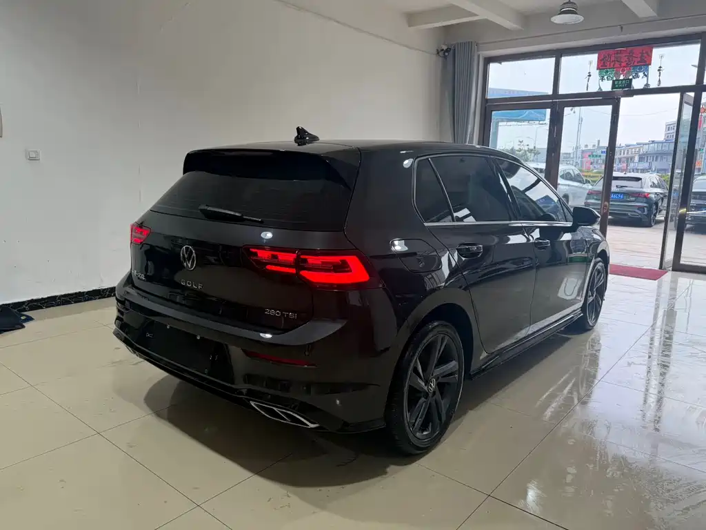 Volkswagen Golf 2023