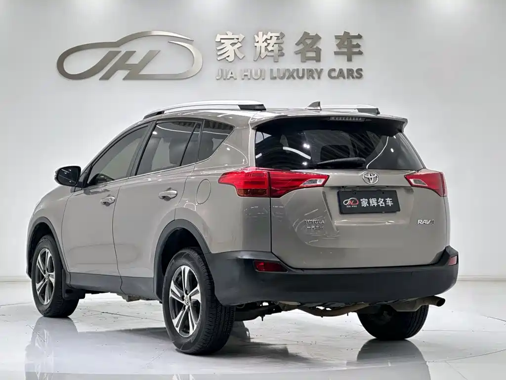 Toyota RAV4 2016 — фото 5