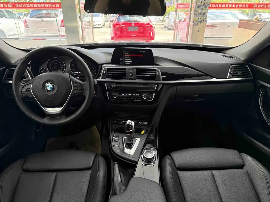 BMW 3 Series GT 2018 — фото 9