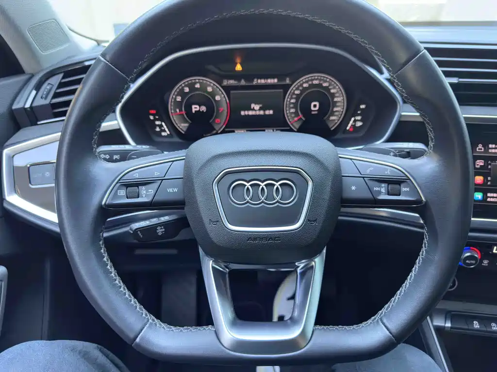 Audi Q3 2023 — фото 12