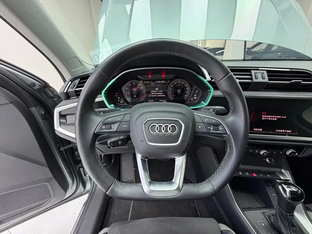 Audi Q3 2022 — фото 11