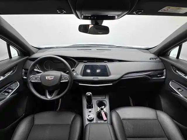 Cadillac XT4 2021 — фото 8