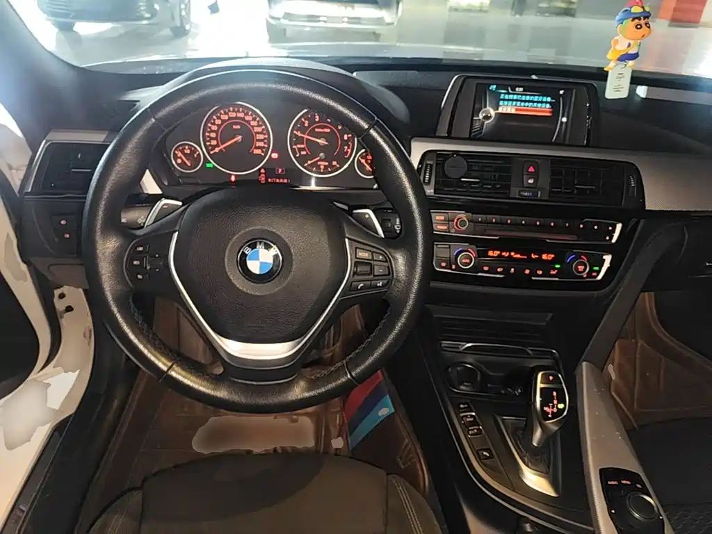 BMW 3 Series 2017 — фото 11