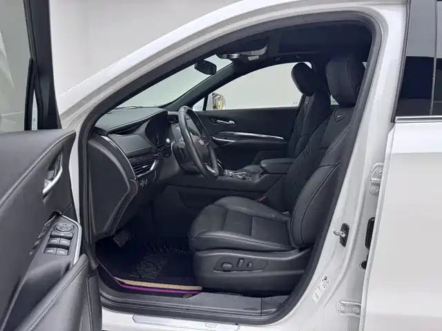 Cadillac XT4 2021 — фото 15