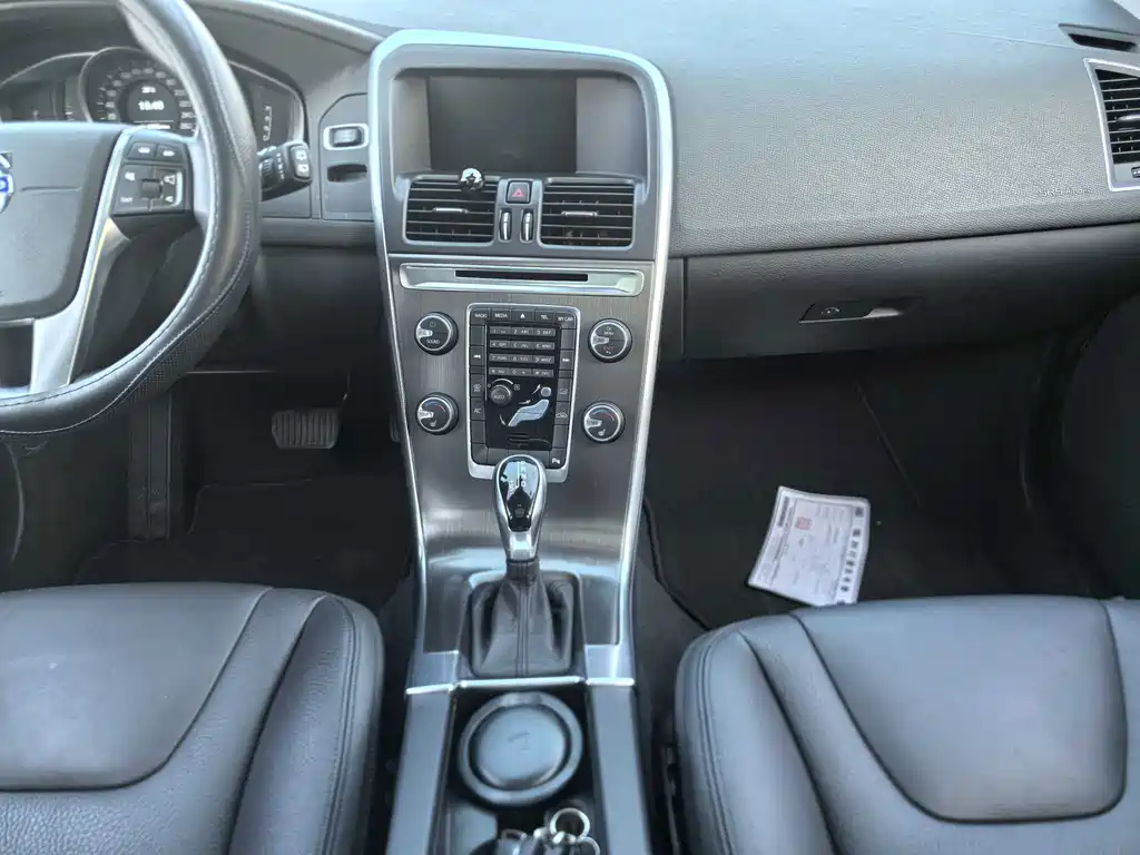 Volvo XC60 2013 — фото 12