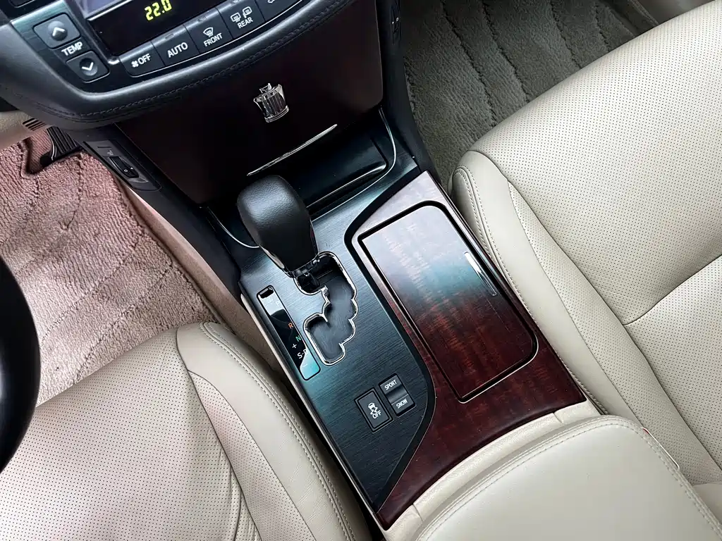 Toyota Crown 2012 — фото 14