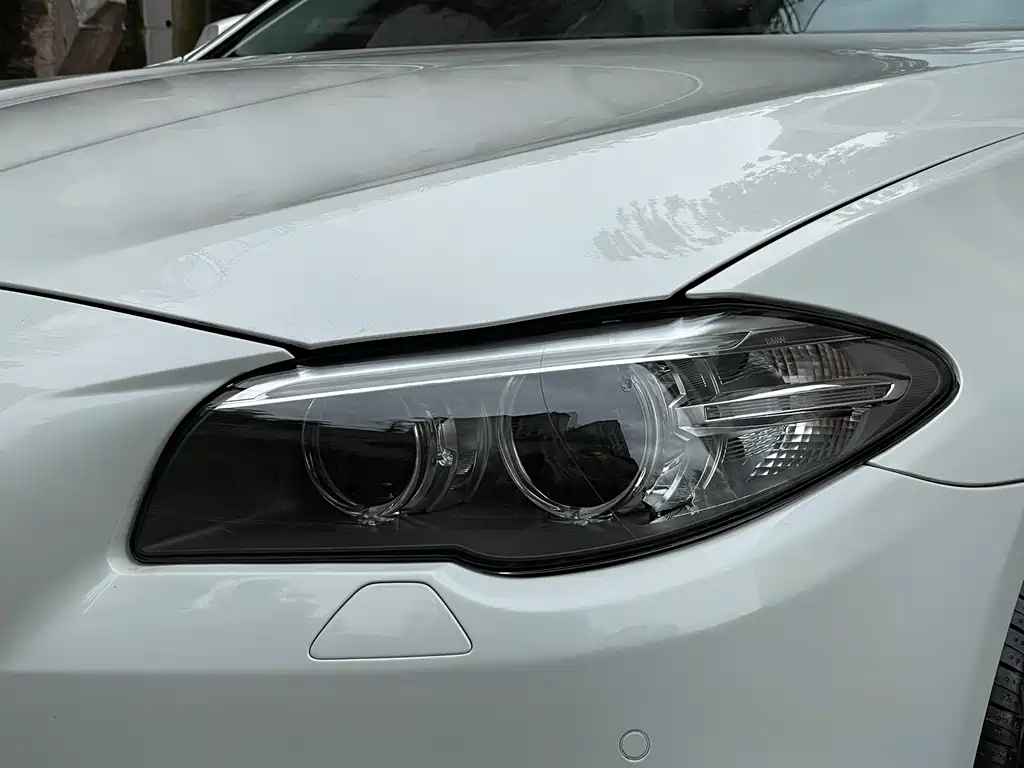 BMW 5 Series 2015 — фото 8