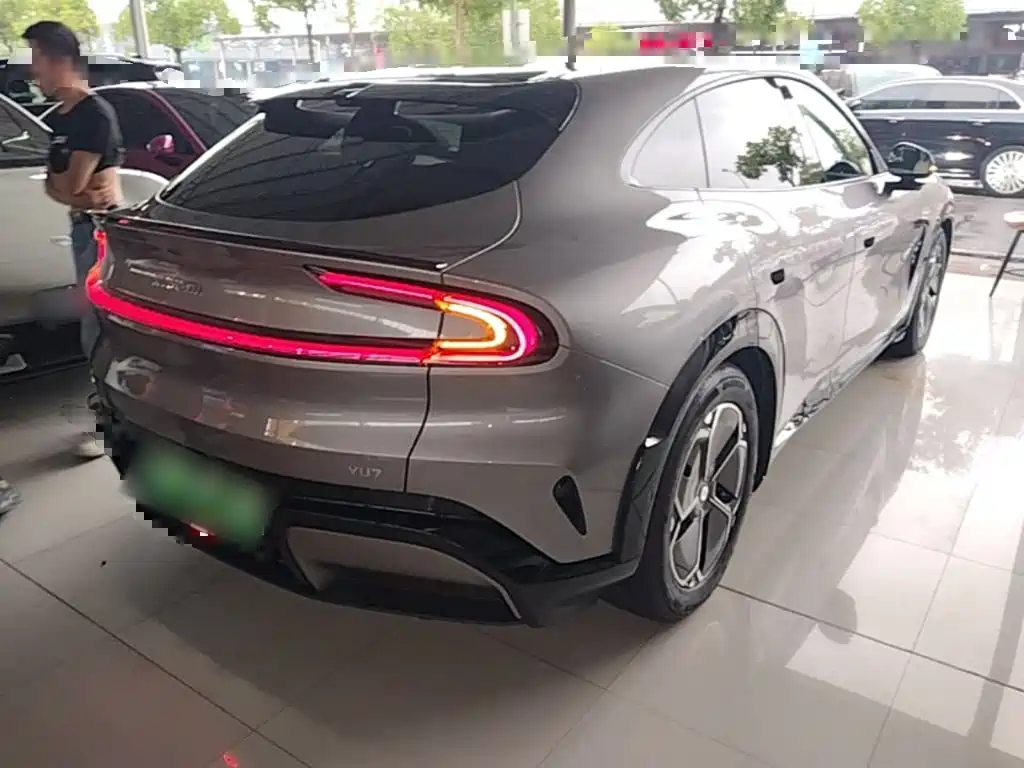 Xiaomi YU7 2025