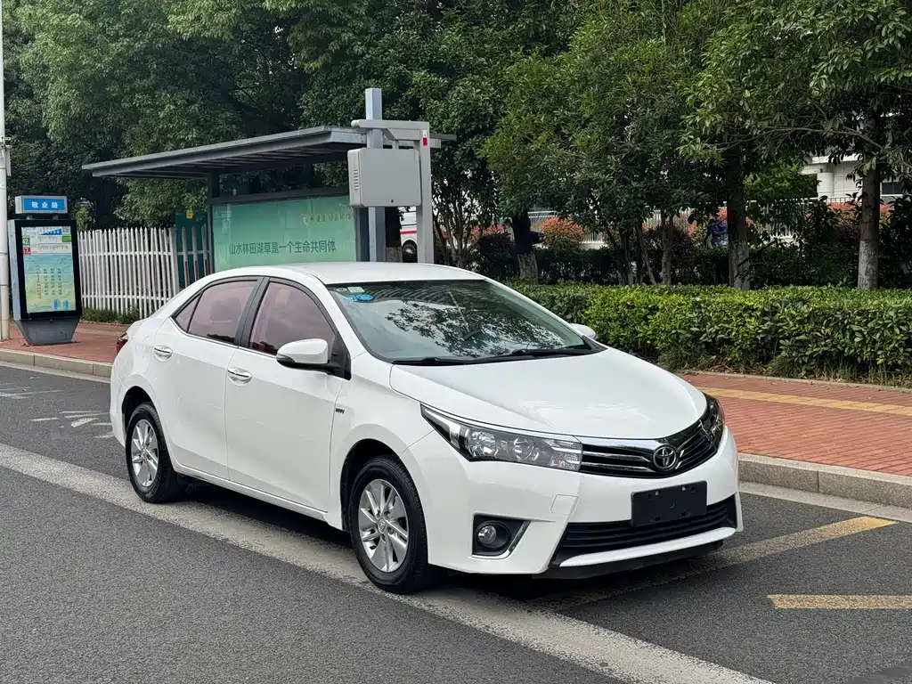 Toyota Corolla 2018 — фото 3