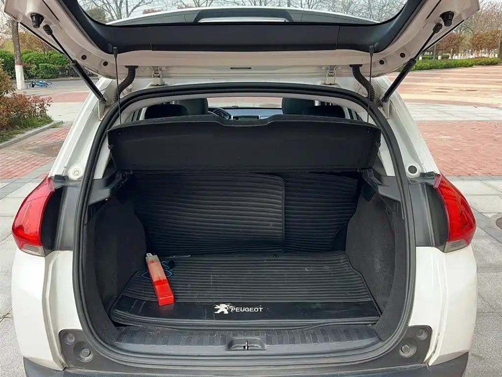 Peugeot 2008 2014 — фото 10