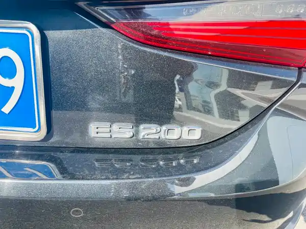 Lexus ES 2021