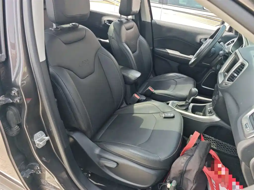 Jeep Compass 2018 — фото 20