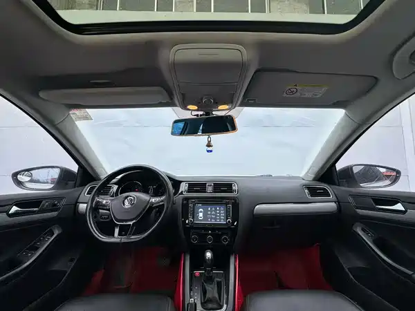 Volkswagen Sagitar 2017