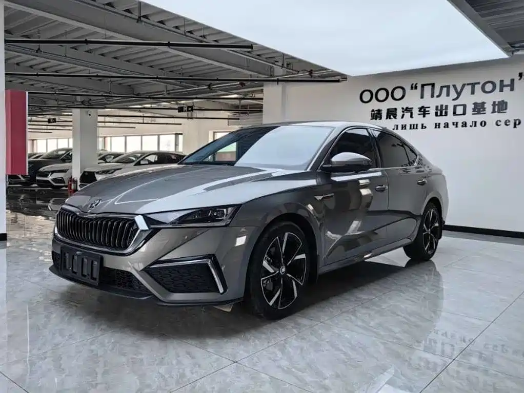 Skoda Octavia 2023 — фото 1