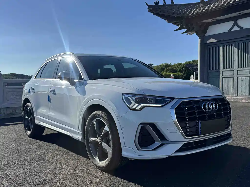 Audi Q3 2021