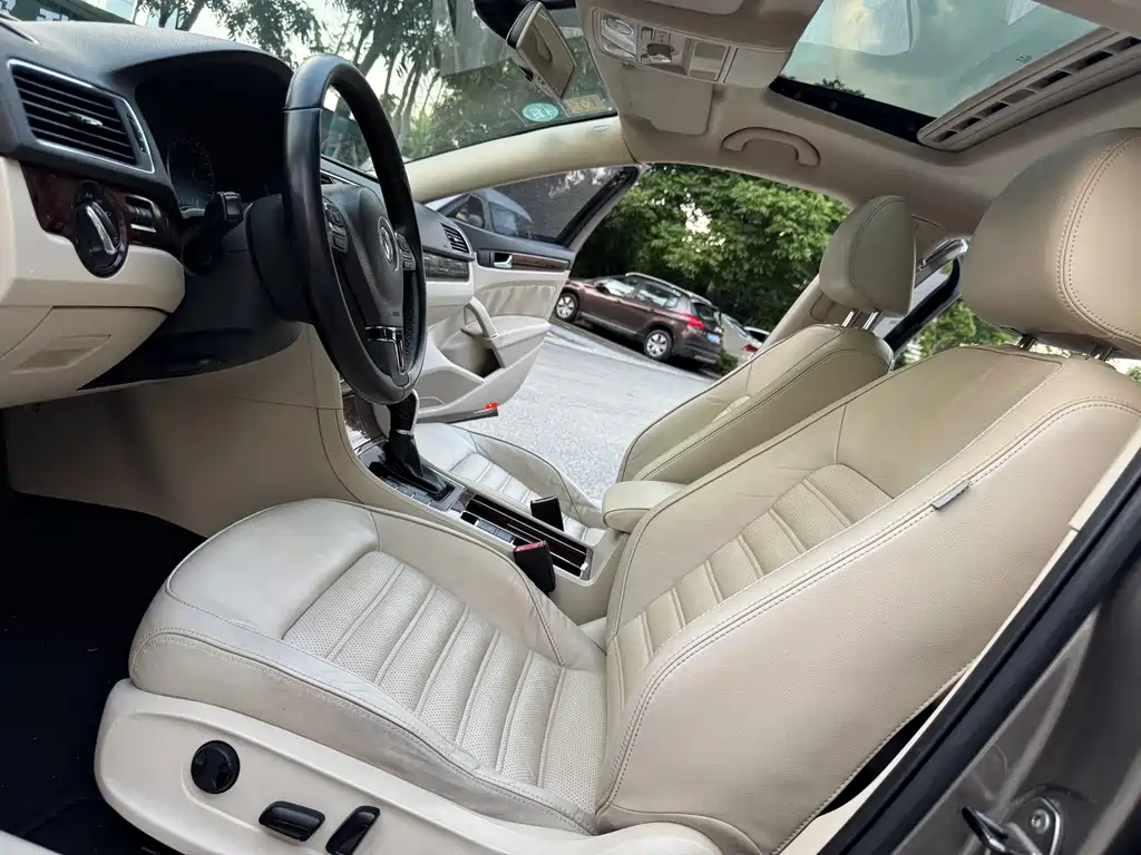 Volkswagen Passat 2012