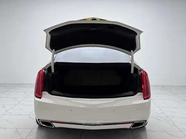 Cadillac XTS 2017 — фото 15
