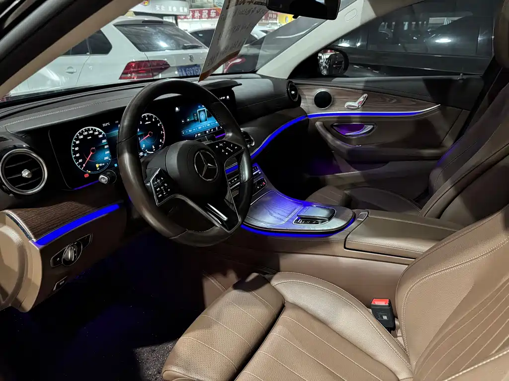 Mercedes-Benz E-Class 2023 — фото 10