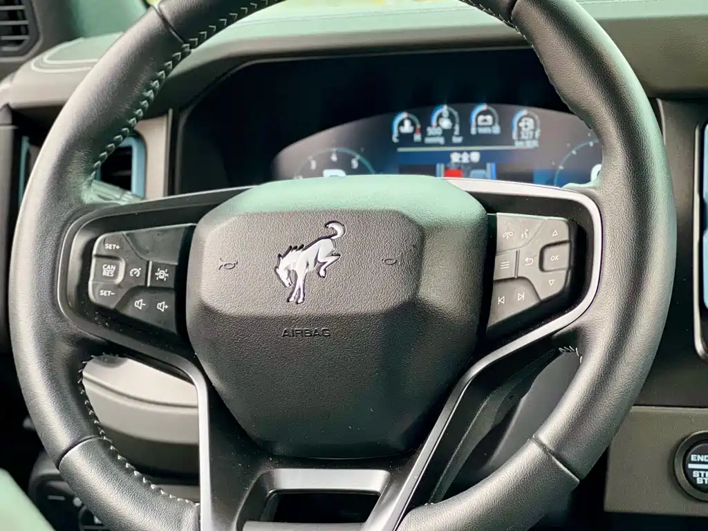 Ford Bronco 2025 — фото 13