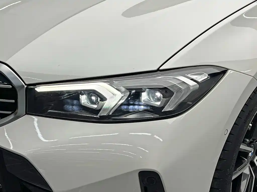 BMW 3 Series 2024 — фото 10