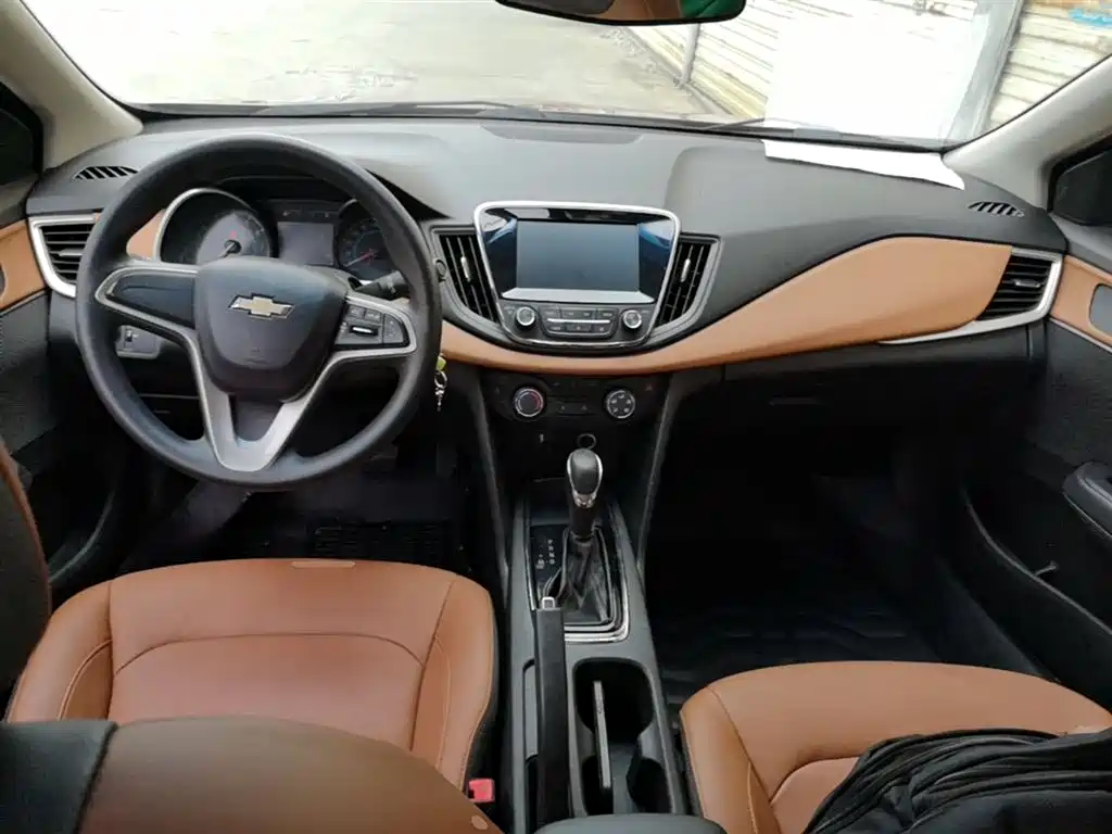 Chevrolet Cavalier 2017 — фото 10