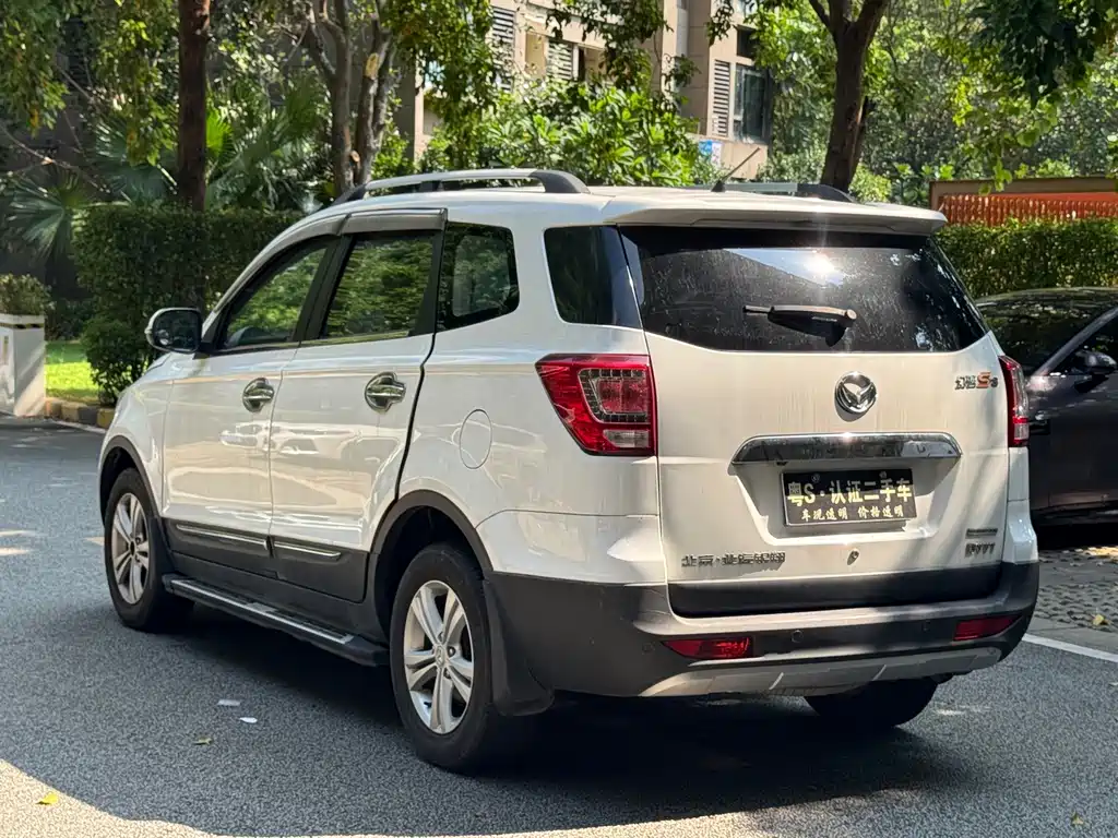 BAIC Huansu S3 2016 — фото 6